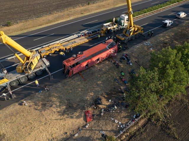 Katastrofa poľského autobusu v Maďarsku: Vodič je vo väzbe, hrozí mu osem rokov
